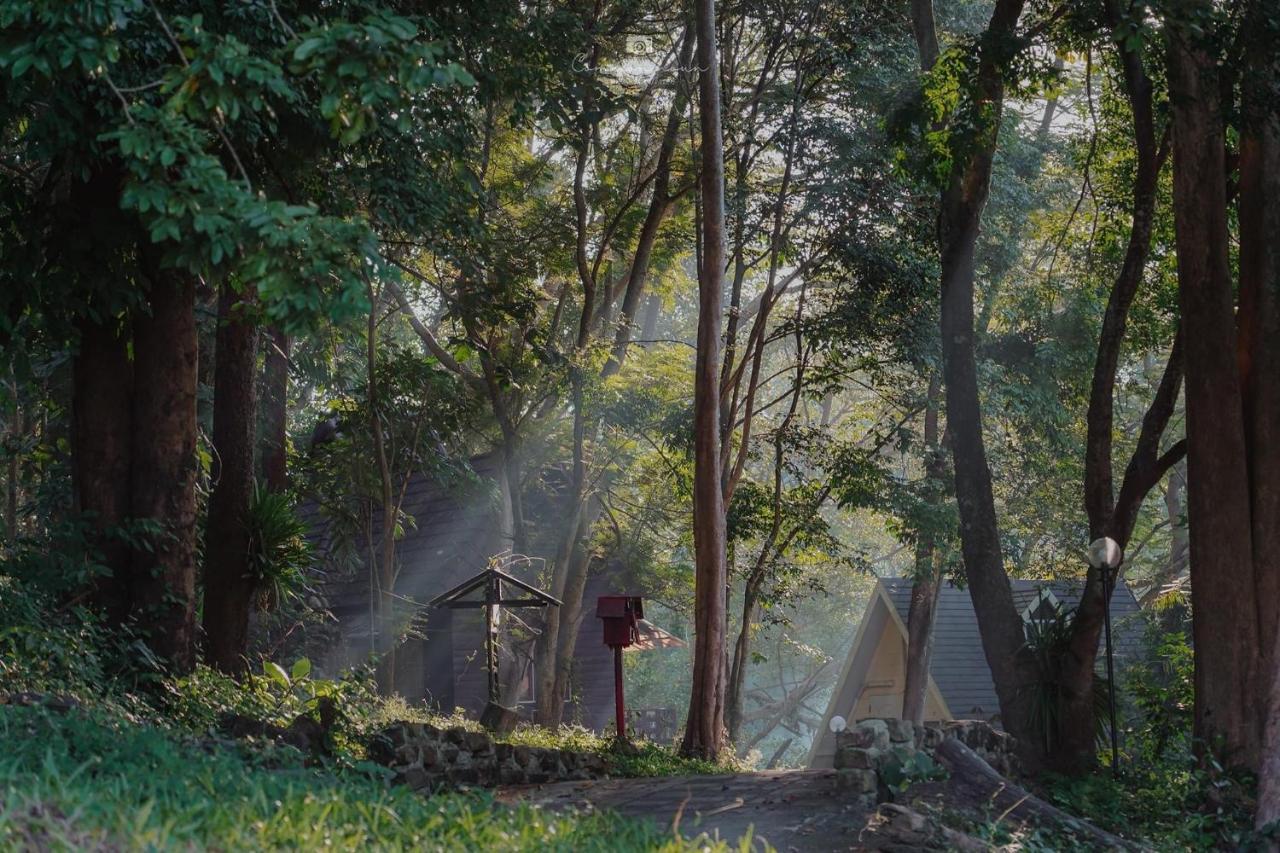 Sappraiwan Elephant Resort & Sanctuary Kaengsopha Luaran gambar